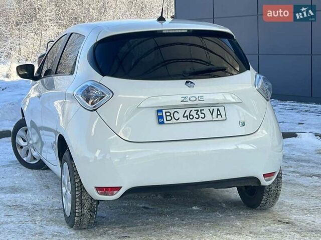 Белый Рено Зое, объемом двигателя 0 л и пробегом 102 тыс. км за 6200 $, фото 4 на Automoto.ua