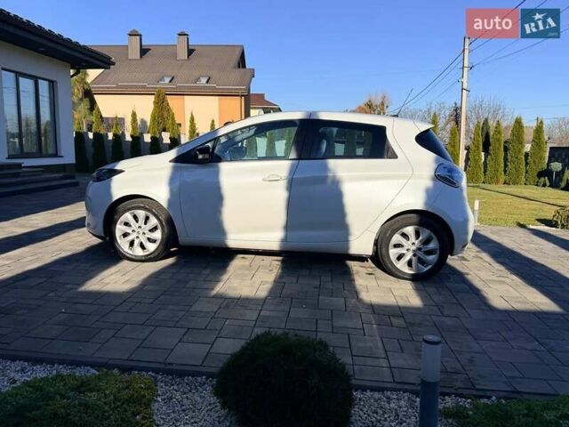 Белый Рено Зое, объемом двигателя 0 л и пробегом 106 тыс. км за 6250 $, фото 3 на Automoto.ua