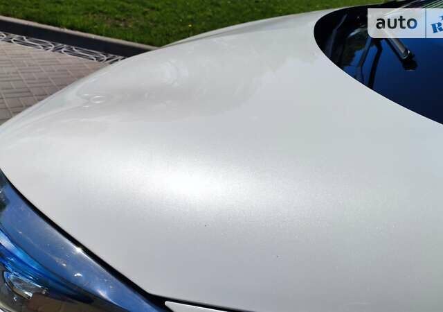 Білий Рено Зое, об'ємом двигуна 0 л та пробігом 94 тис. км за 8700 $, фото 8 на Automoto.ua