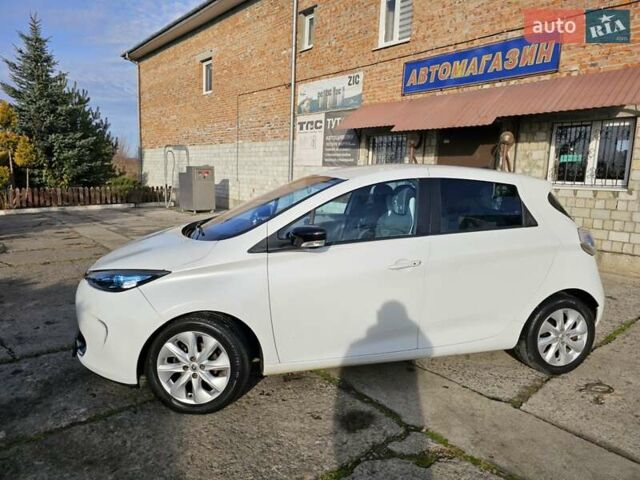 Белый Рено Зое, объемом двигателя 0 л и пробегом 99 тыс. км за 6700 $, фото 4 на Automoto.ua