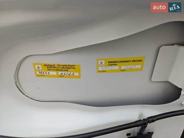 Белый Рено Зое, объемом двигателя 0 л и пробегом 85 тыс. км за 6900 $, фото 53 на Automoto.ua