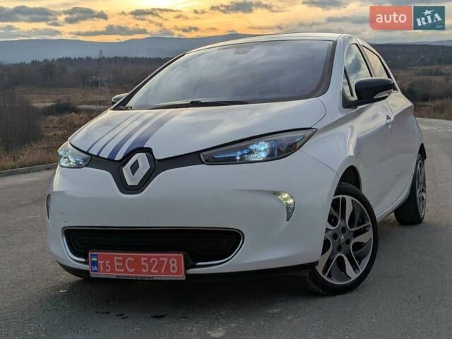 Белый Рено Зое, объемом двигателя 0 л и пробегом 85 тыс. км за 6900 $, фото 65 на Automoto.ua