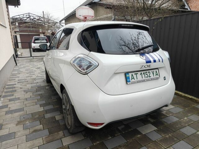 Білий Рено Зое, об'ємом двигуна 0 л та пробігом 87 тис. км за 6350 $, фото 3 на Automoto.ua