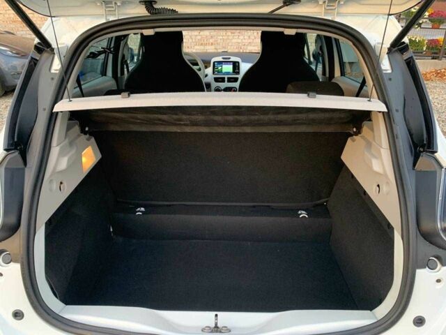 Рено Зое 2015 в Коломые на Automoto.ua Белый Рено Зое, объемом двигателя 0 л и пробегом 90 тыс. км за 6499 $, фото 13 на Automoto.ua