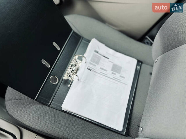 Білий Рено Зое, об'ємом двигуна 0 л та пробігом 160 тис. км за 7500 $, фото 33 на Automoto.ua