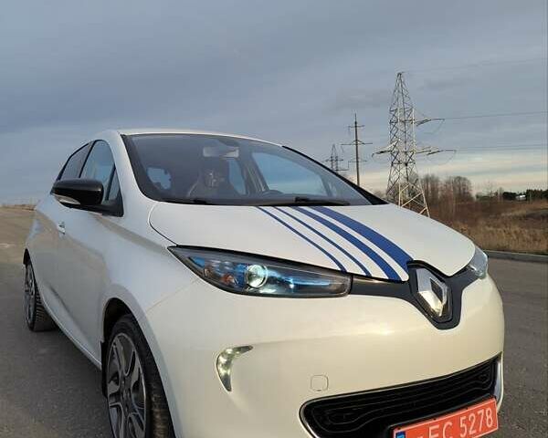 Белый Рено Зое, объемом двигателя 0 л и пробегом 85 тыс. км за 6900 $, фото 1 на Automoto.ua