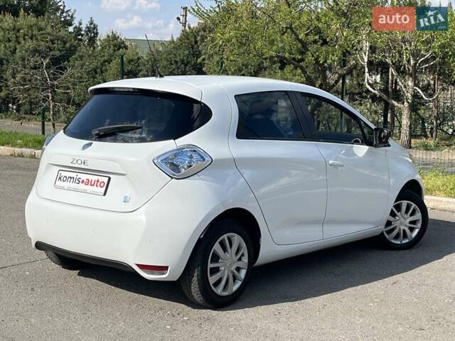 Белый Рено Зое, объемом двигателя 0 л и пробегом 195 тыс. км за 5999 $, фото 16 на Automoto.ua