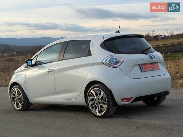 Белый Рено Зое, объемом двигателя 0 л и пробегом 85 тыс. км за 6900 $, фото 18 на Automoto.ua