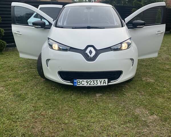 Белый Рено Зое, объемом двигателя 0 л и пробегом 126 тыс. км за 6800 $, фото 18 на Automoto.ua