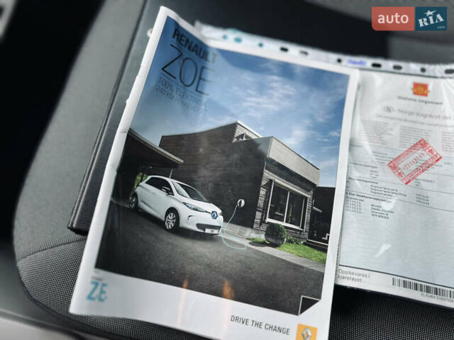 Білий Рено Зое, об'ємом двигуна 0 л та пробігом 160 тис. км за 7500 $, фото 37 на Automoto.ua