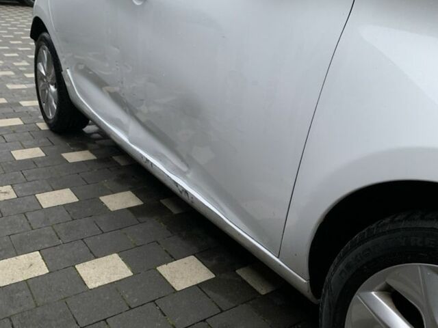 Білий Рено Зое, об'ємом двигуна 0 л та пробігом 68 тис. км за 5800 $, фото 11 на Automoto.ua