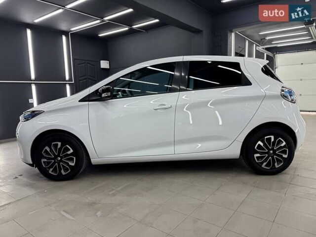 Белый Рено Зое, объемом двигателя 0 л и пробегом 89 тыс. км за 6700 $, фото 6 на Automoto.ua