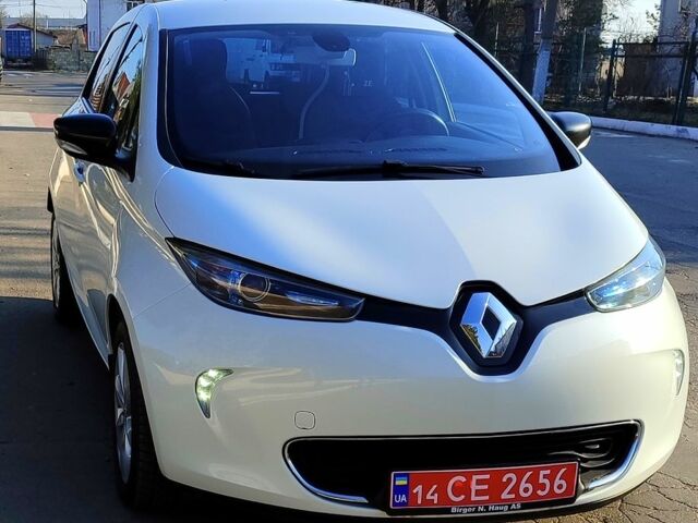Белый Рено Зое, объемом двигателя 65 л и пробегом 110 тыс. км за 6200 $, фото 1 на Automoto.ua