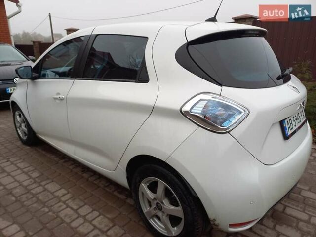 Белый Рено Зое, объемом двигателя 0 л и пробегом 110 тыс. км за 7000 $, фото 11 на Automoto.ua