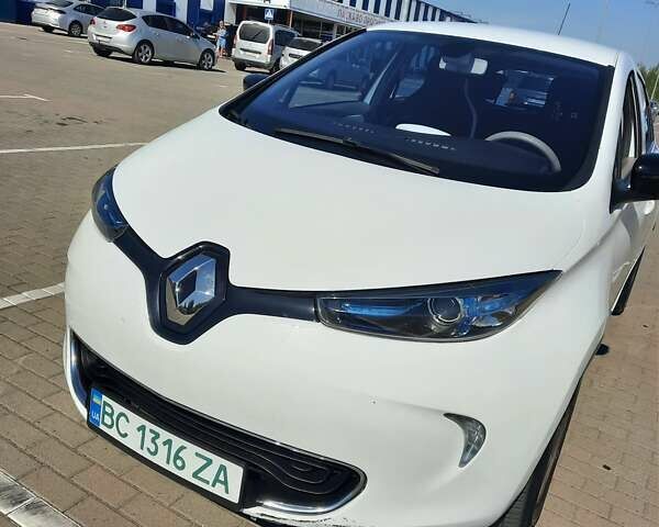 Білий Рено Зое, об'ємом двигуна 0 л та пробігом 108 тис. км за 7800 $, фото 3 на Automoto.ua