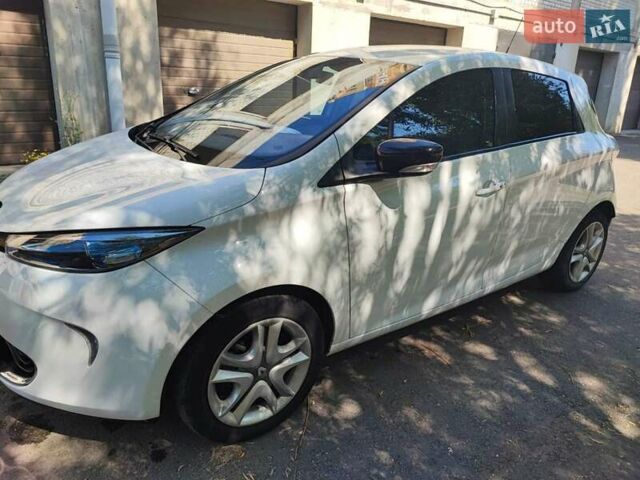 Білий Рено Зое, об'ємом двигуна 0 л та пробігом 70 тис. км за 7200 $, фото 7 на Automoto.ua
