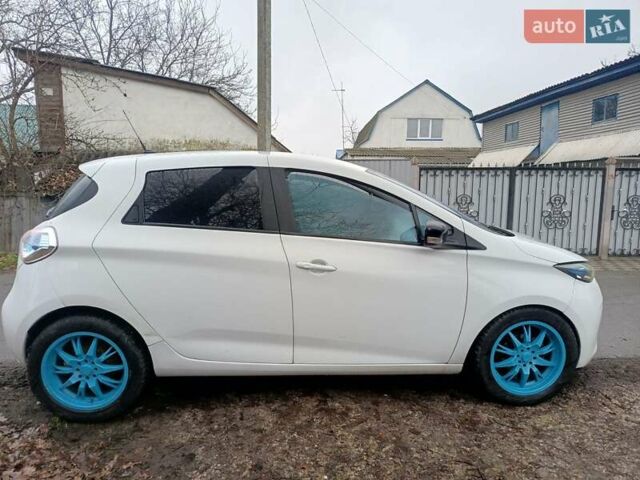 Білий Рено Зое, об'ємом двигуна 0 л та пробігом 153 тис. км за 6600 $, фото 3 на Automoto.ua