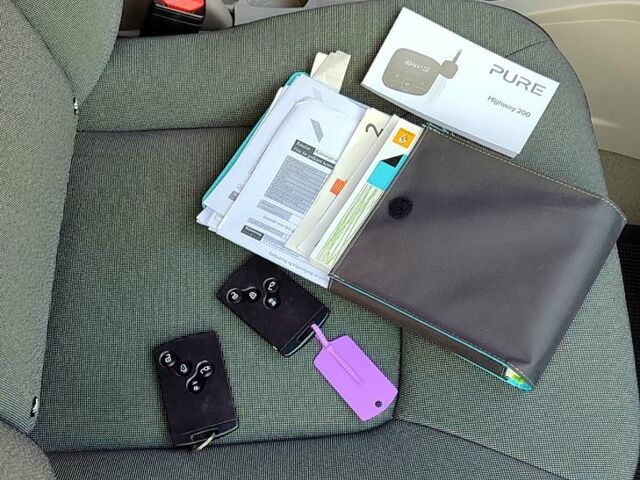 Белый Рено Зое, объемом двигателя 65 л и пробегом 110 тыс. км за 6200 $, фото 6 на Automoto.ua