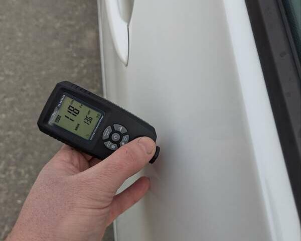 Белый Рено Зое, объемом двигателя 0 л и пробегом 85 тыс. км за 6900 $, фото 12 на Automoto.ua