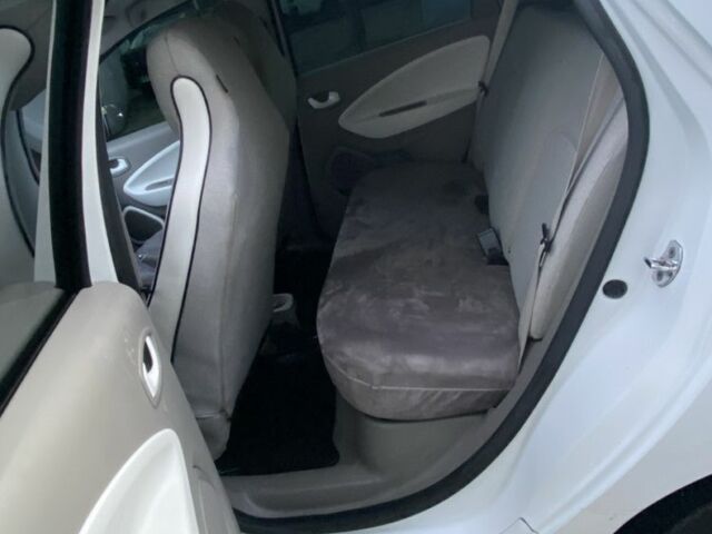 Белый Рено Зое, объемом двигателя 0 л и пробегом 159 тыс. км за 7550 $, фото 8 на Automoto.ua