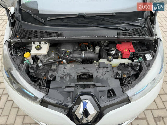 Білий Рено Зое, об'ємом двигуна 0 л та пробігом 154 тис. км за 6350 $, фото 15 на Automoto.ua