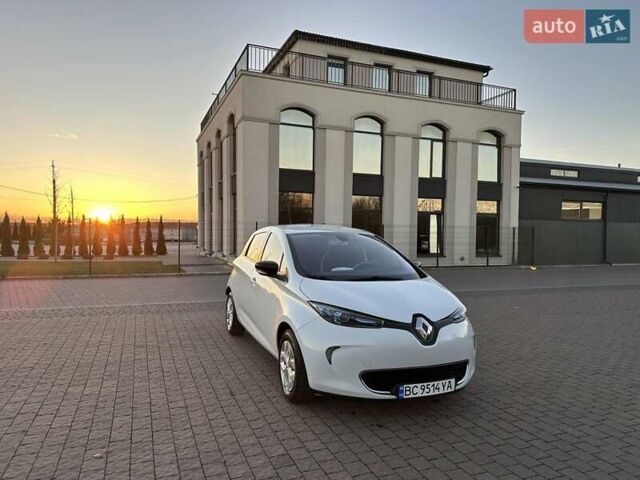 Белый Рено Зое, объемом двигателя 0 л и пробегом 93 тыс. км за 8000 $, фото 8 на Automoto.ua