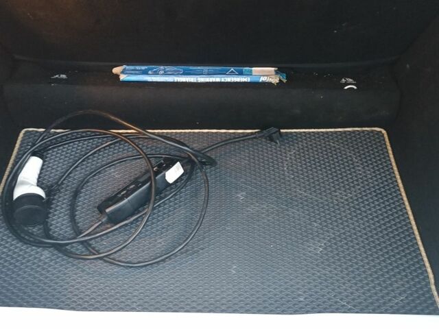 Белый Рено Зое, объемом двигателя 0 л и пробегом 120 тыс. км за 6600 $, фото 4 на Automoto.ua