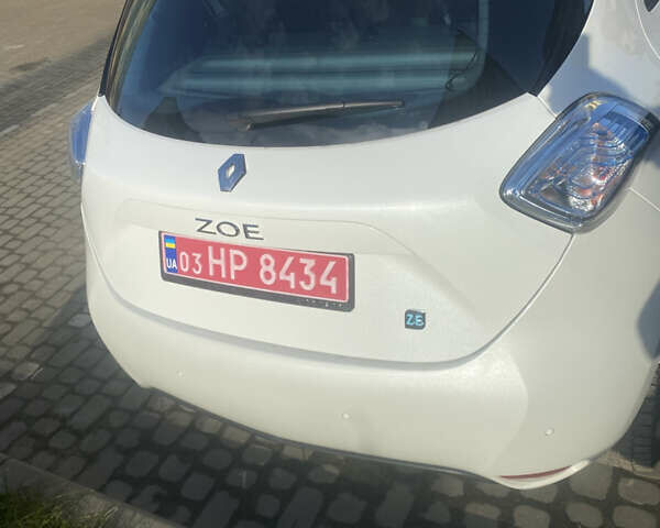 Білий Рено Зое, об'ємом двигуна 0 л та пробігом 90 тис. км за 6650 $, фото 3 на Automoto.ua