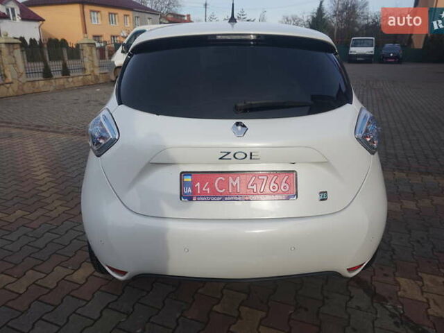 Белый Рено Зое, объемом двигателя 0 л и пробегом 86 тыс. км за 7200 $, фото 18 на Automoto.ua