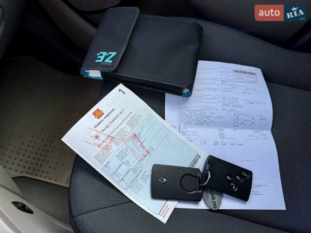 Білий Рено Зое, об'ємом двигуна 0 л та пробігом 68 тис. км за 6976 $, фото 38 на Automoto.ua