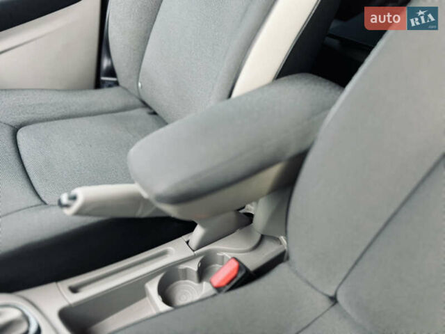 Білий Рено Зое, об'ємом двигуна 0 л та пробігом 160 тис. км за 7500 $, фото 25 на Automoto.ua