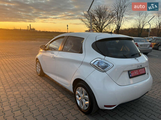 Белый Рено Зое, объемом двигателя 0 л и пробегом 94 тыс. км за 6200 $, фото 5 на Automoto.ua
