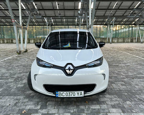 Білий Рено Зое, об'ємом двигуна 0 л та пробігом 97 тис. км за 7990 $, фото 1 на Automoto.ua