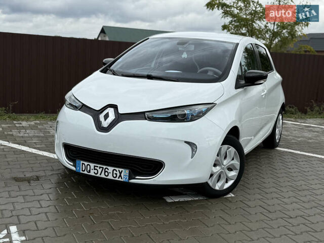 Белый Рено Зое, объемом двигателя 0 л и пробегом 32 тыс. км за 6600 $, фото 2 на Automoto.ua