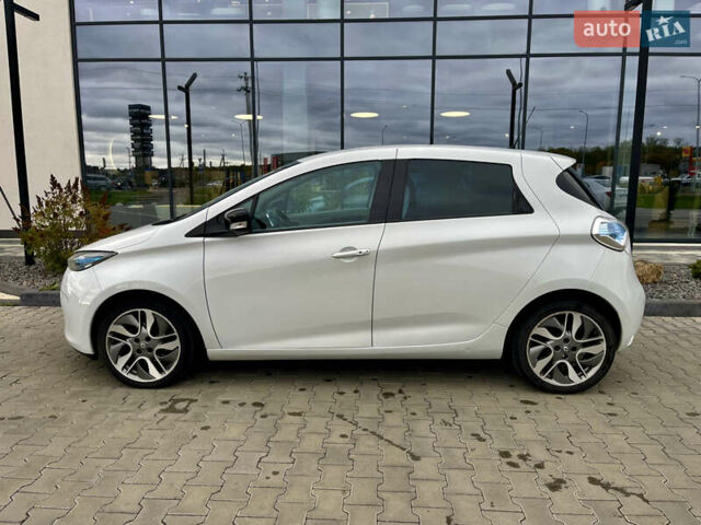 Белый Рено Зое, объемом двигателя 0 л и пробегом 124 тыс. км за 7000 $, фото 4 на Automoto.ua