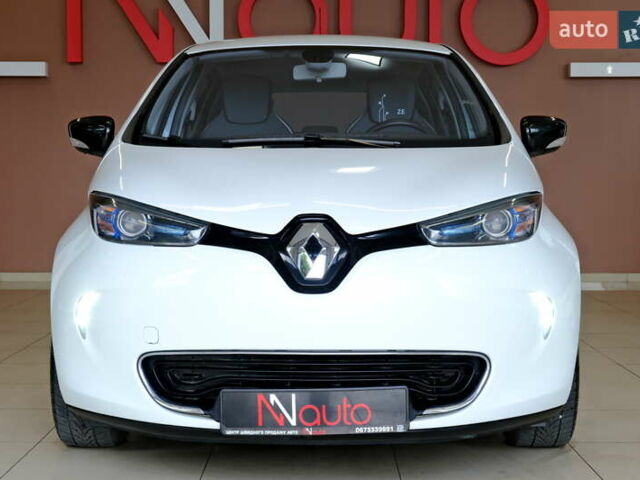 Белый Рено Зое, объемом двигателя 0 л и пробегом 109 тыс. км за 7500 $, фото 2 на Automoto.ua