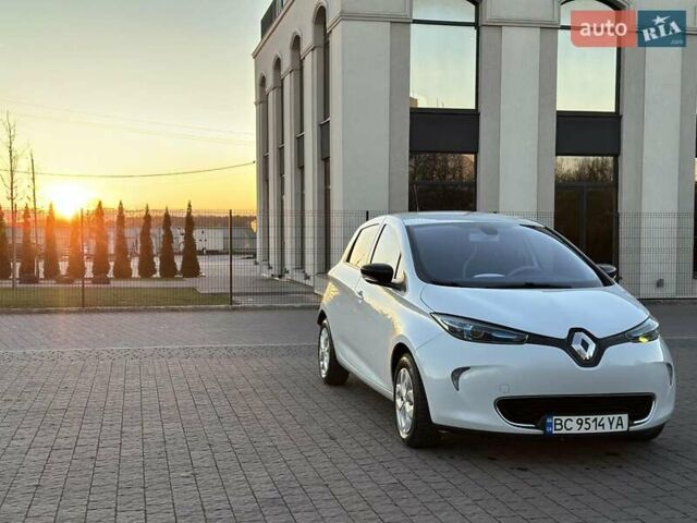 Белый Рено Зое, объемом двигателя 0 л и пробегом 93 тыс. км за 8000 $, фото 9 на Automoto.ua