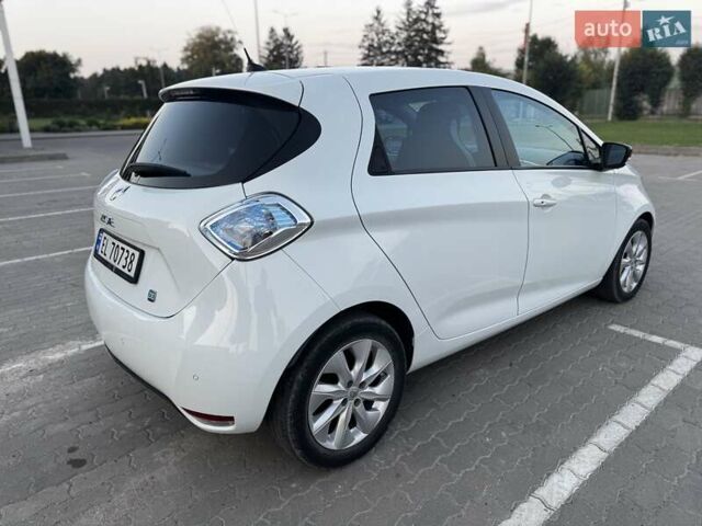 Белый Рено Зое, объемом двигателя 0 л и пробегом 98 тыс. км за 6700 $, фото 6 на Automoto.ua