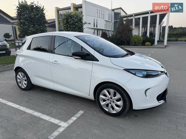 Белый Рено Зое, объемом двигателя 0 л и пробегом 98 тыс. км за 6700 $, фото 7 на Automoto.ua
