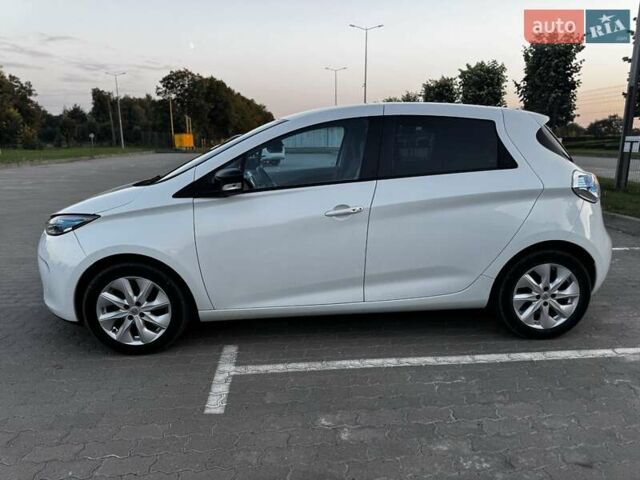 Белый Рено Зое, объемом двигателя 0 л и пробегом 98 тыс. км за 6700 $, фото 2 на Automoto.ua