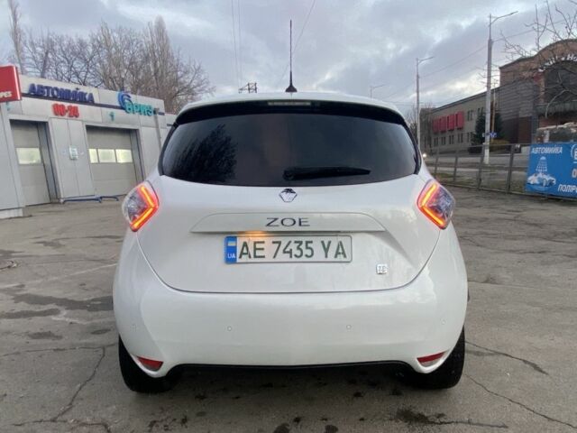 Белый Рено Зое, объемом двигателя 0 л и пробегом 159 тыс. км за 7550 $, фото 5 на Automoto.ua