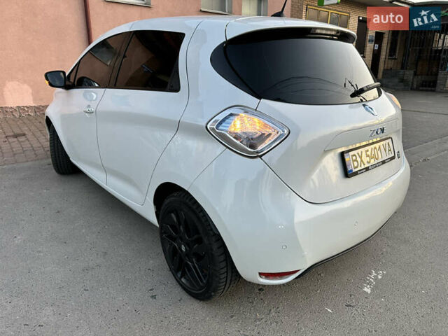 Білий Рено Зое, об'ємом двигуна 0 л та пробігом 127 тис. км за 5800 $, фото 6 на Automoto.ua