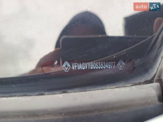 Белый Рено Зое, объемом двигателя 0 л и пробегом 231 тыс. км за 5900 $, фото 11 на Automoto.ua