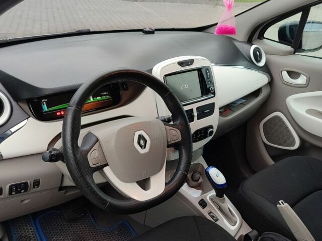 Білий Рено Зое, об'ємом двигуна 0 л та пробігом 98 тис. км за 5866 $, фото 20 на Automoto.ua