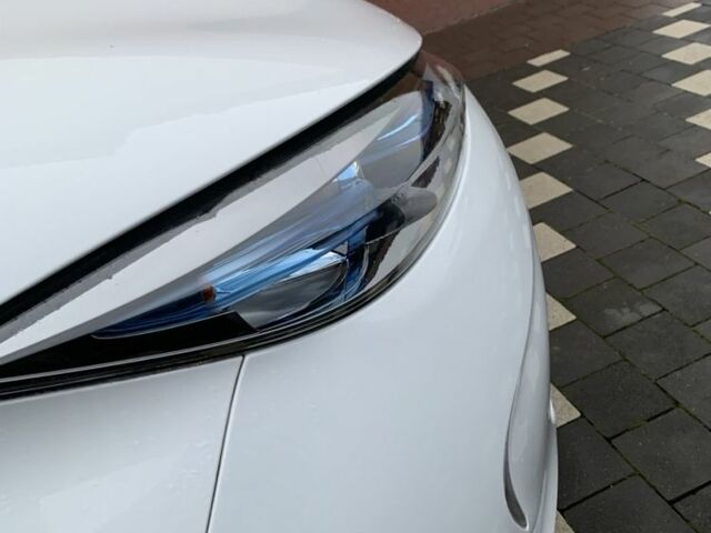 Білий Рено Зое, об'ємом двигуна 0 л та пробігом 68 тис. км за 5800 $, фото 3 на Automoto.ua