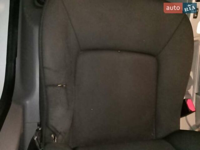 Белый Рено Зое, объемом двигателя 0 л и пробегом 115 тыс. км за 6950 $, фото 6 на Automoto.ua