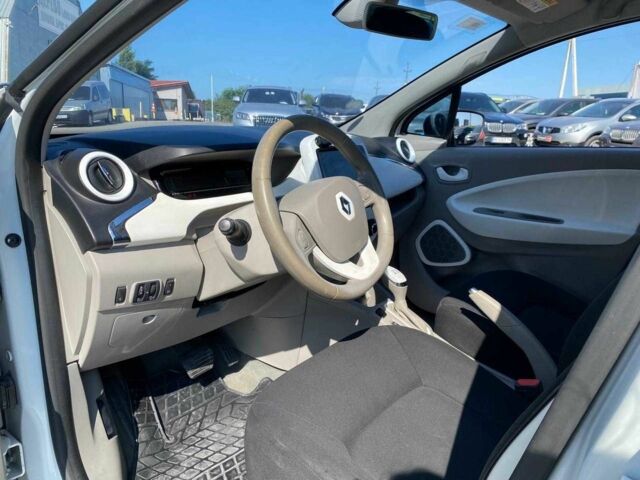 Белый Рено Зое, объемом двигателя 0 л и пробегом 91 тыс. км за 6480 $, фото 15 на Automoto.ua