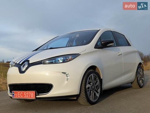 Белый Рено Зое, объемом двигателя 0 л и пробегом 85 тыс. км за 6900 $, фото 5 на Automoto.ua