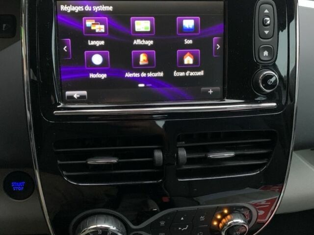 Білий Рено Зое, об'ємом двигуна 0 л та пробігом 68 тис. км за 5800 $, фото 23 на Automoto.ua