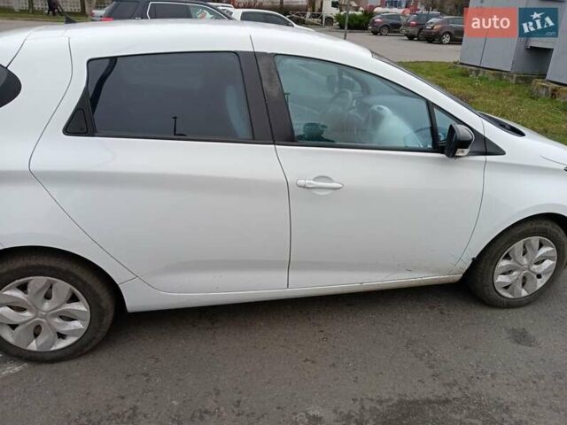 Белый Рено Зое, объемом двигателя 0 л и пробегом 115 тыс. км за 6950 $, фото 2 на Automoto.ua